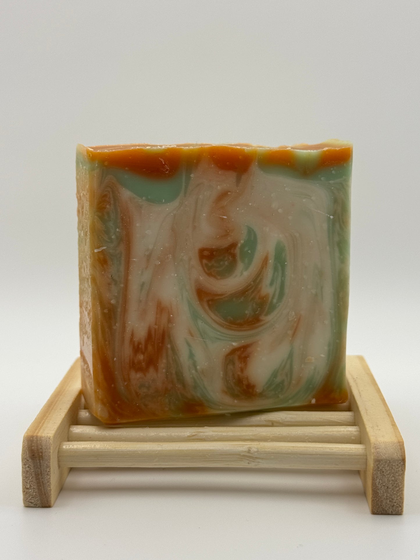 Pineapple Kiwi Soap β Tropical Hydration for Soft, Glowing Skin